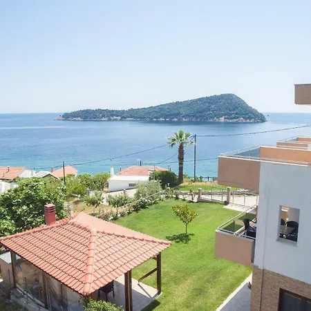 Efi's & Regina's Sea View * קואינירה